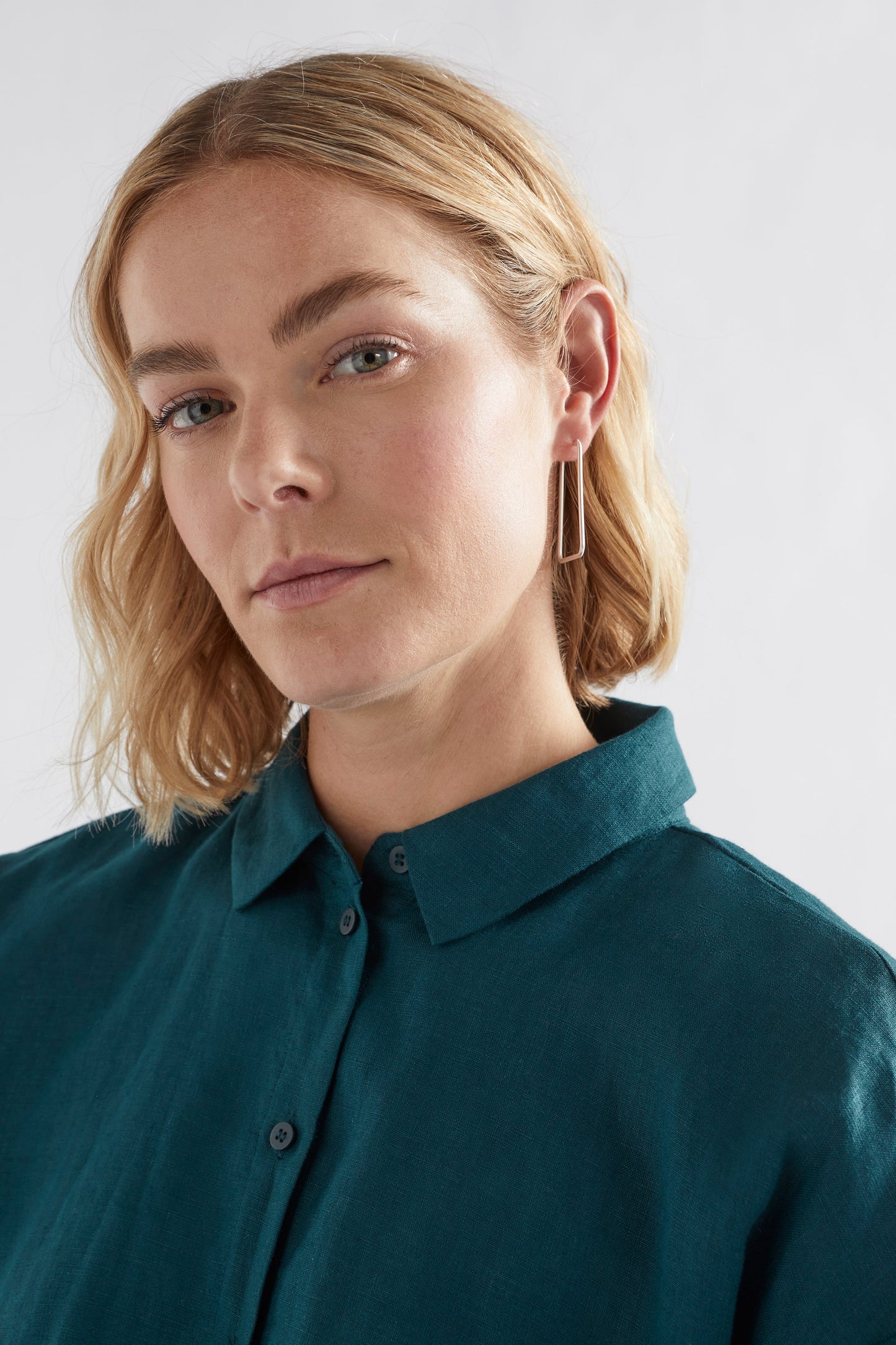 Nes Asymmetric Rectangle Hoop Fine Metal Earring model 2 | SILVER