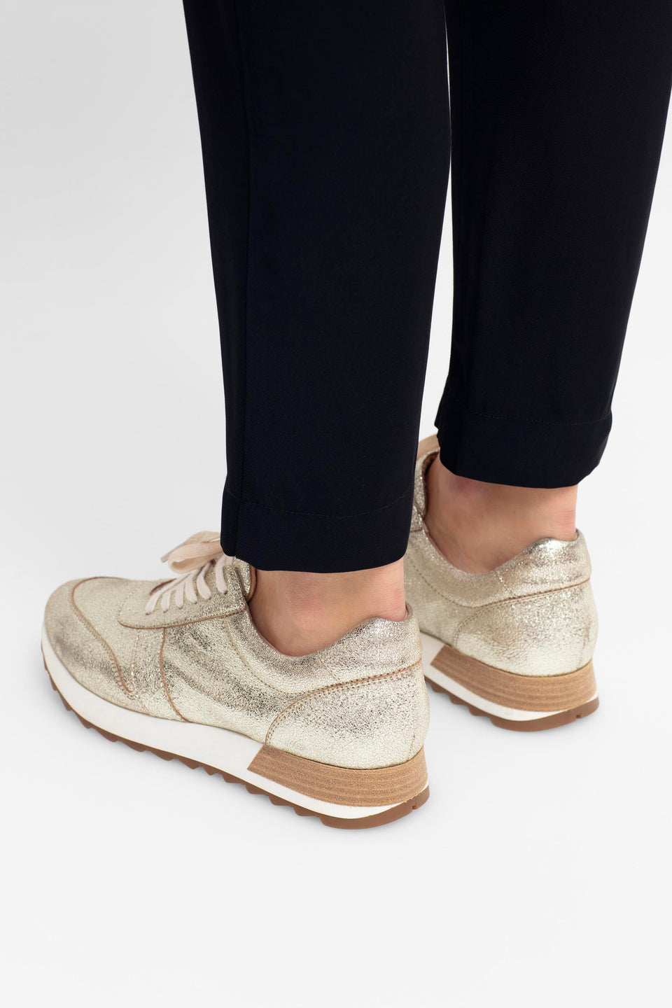 Beate Metallic Trainer Angled Back | SILVER