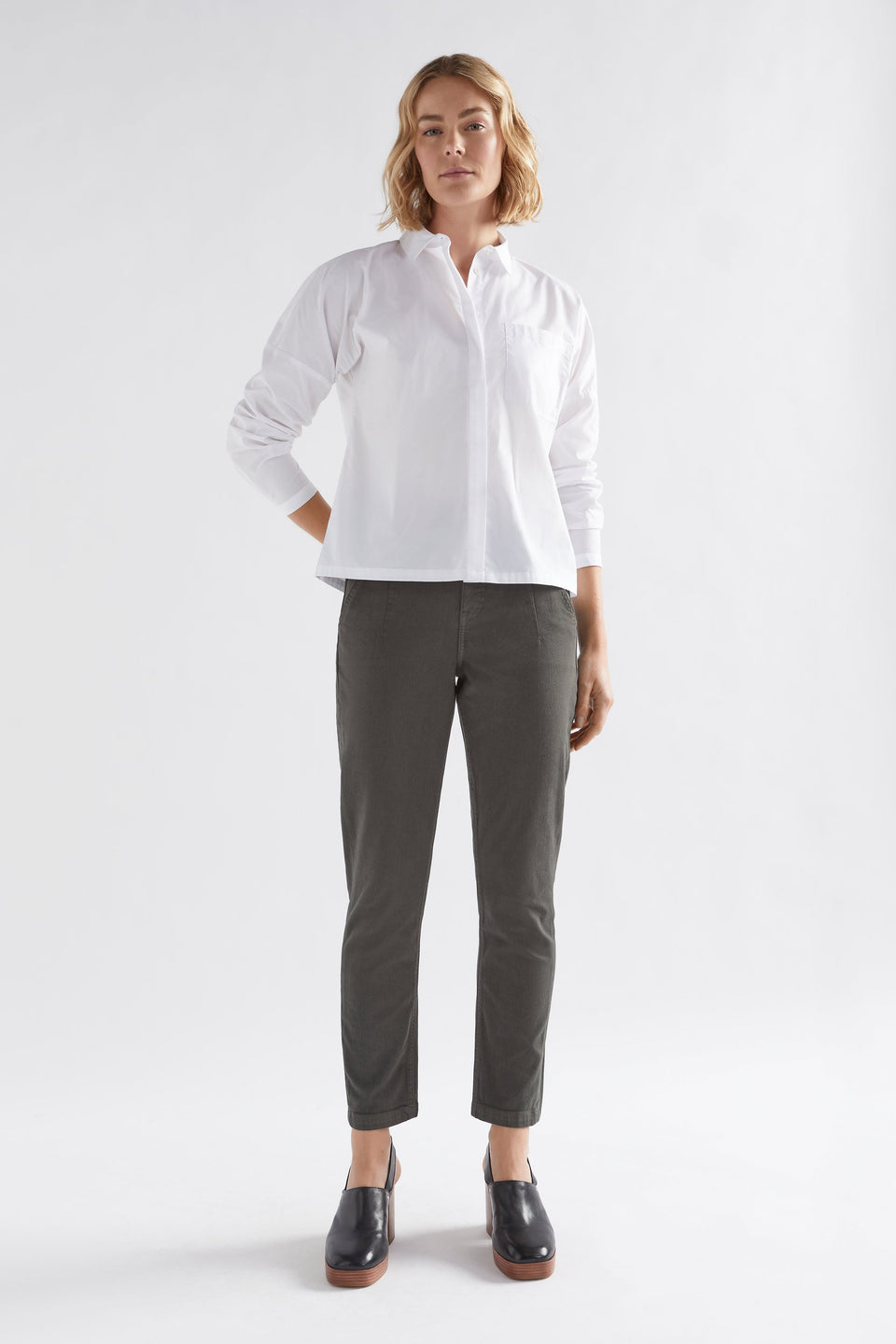 Mysa Organic Cotton Slim Leg Stretch Jean Model Front Jess | OLIVE SLATE