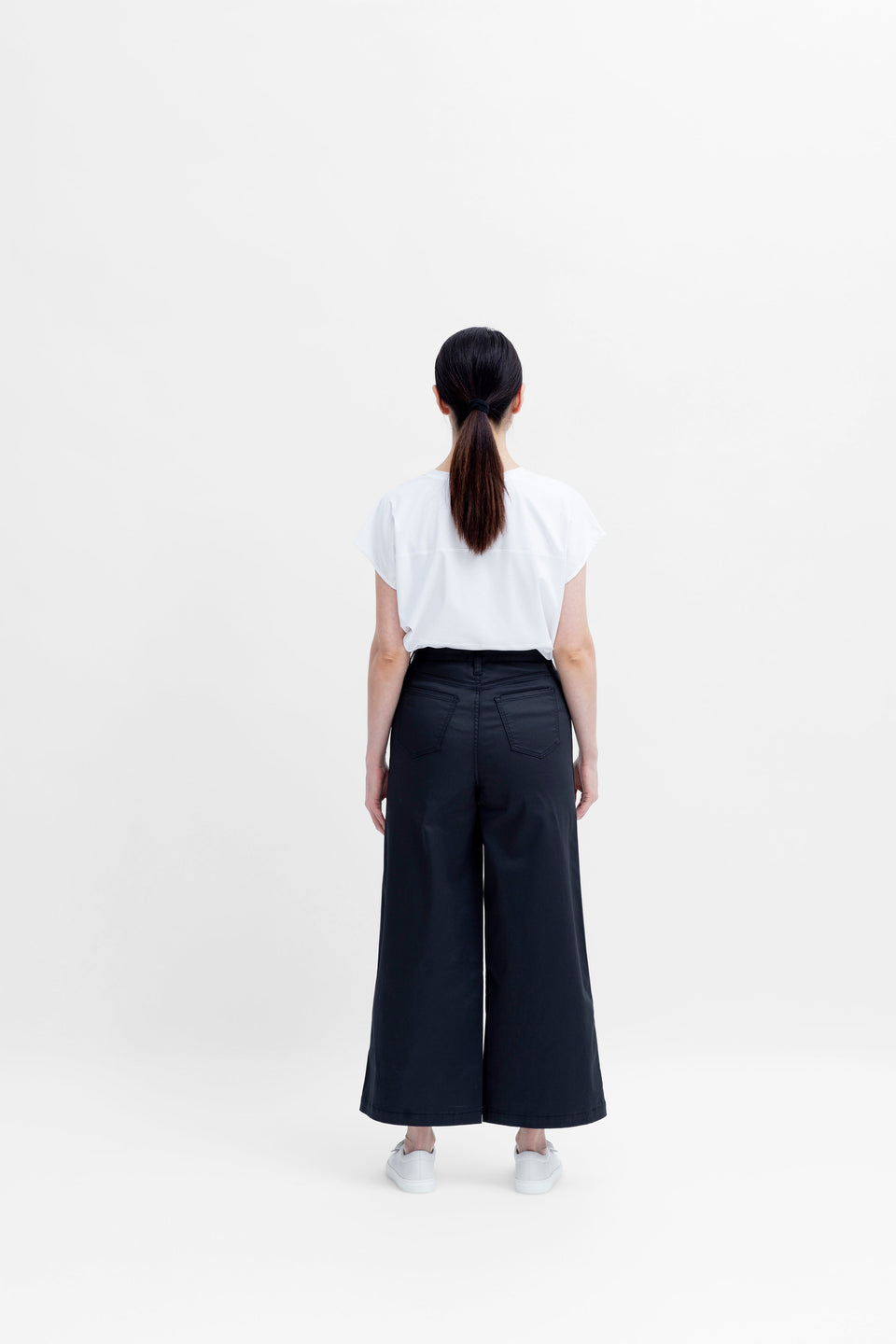 Odel Wide Leg Jean Fit Model Back COATED BLACK