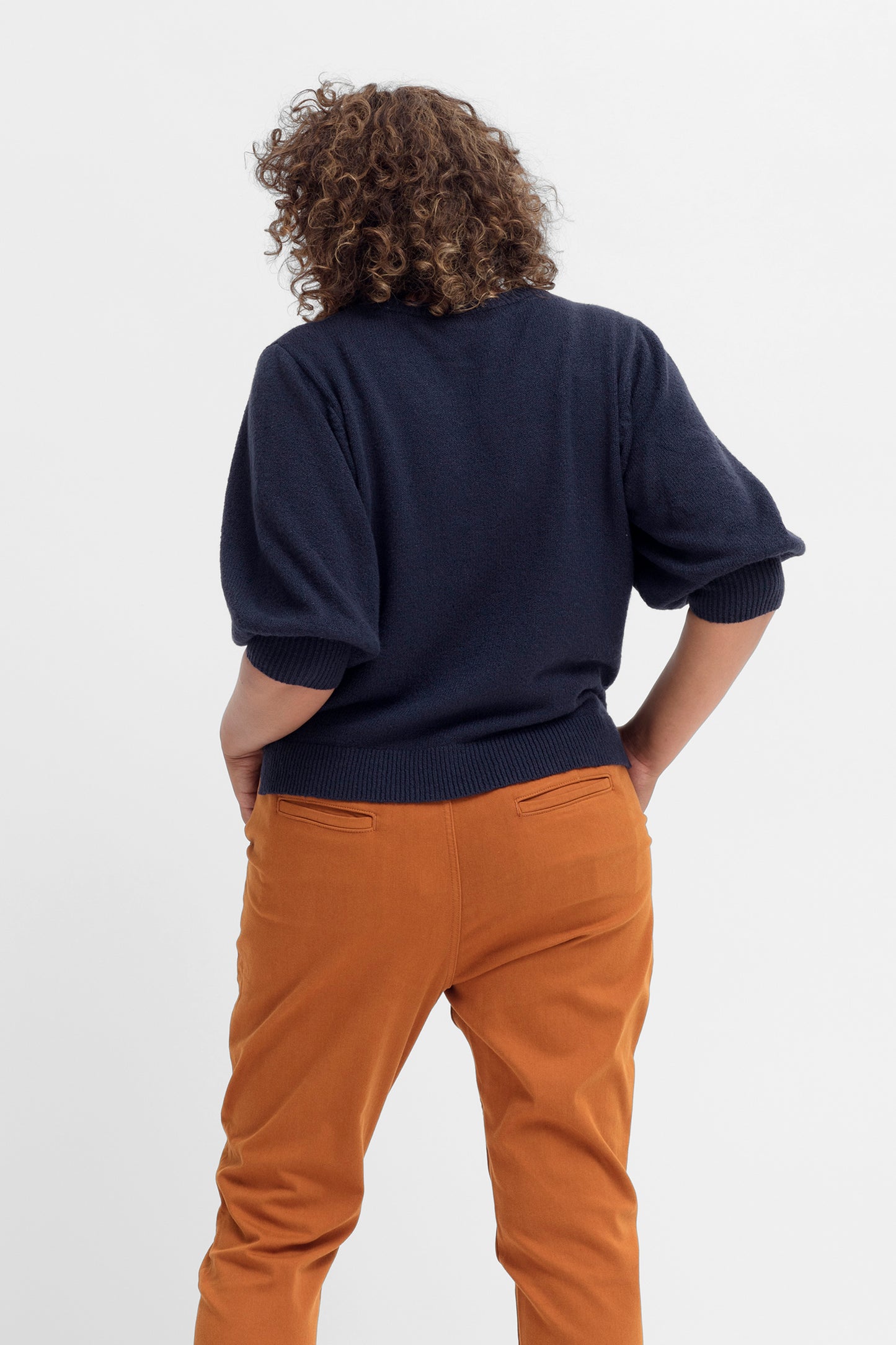 3/4 Balloon Sleeve Cotton Farren Sweater Model Back Anucia | MIDNIGHT