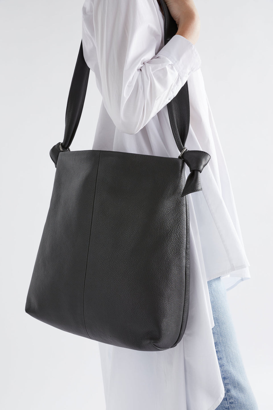 Meka Leather Knot Strap Tote Hand Bag Mode body | BLACK
