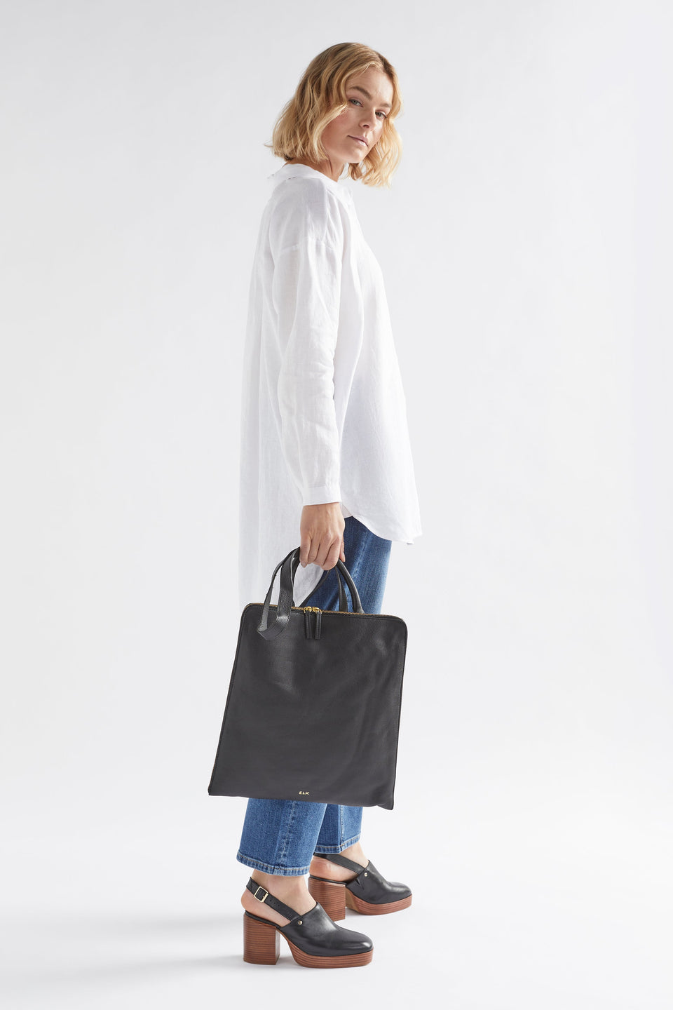 Sindal Minimalistic Leather Backpack Front as tote full body 2 BLACK