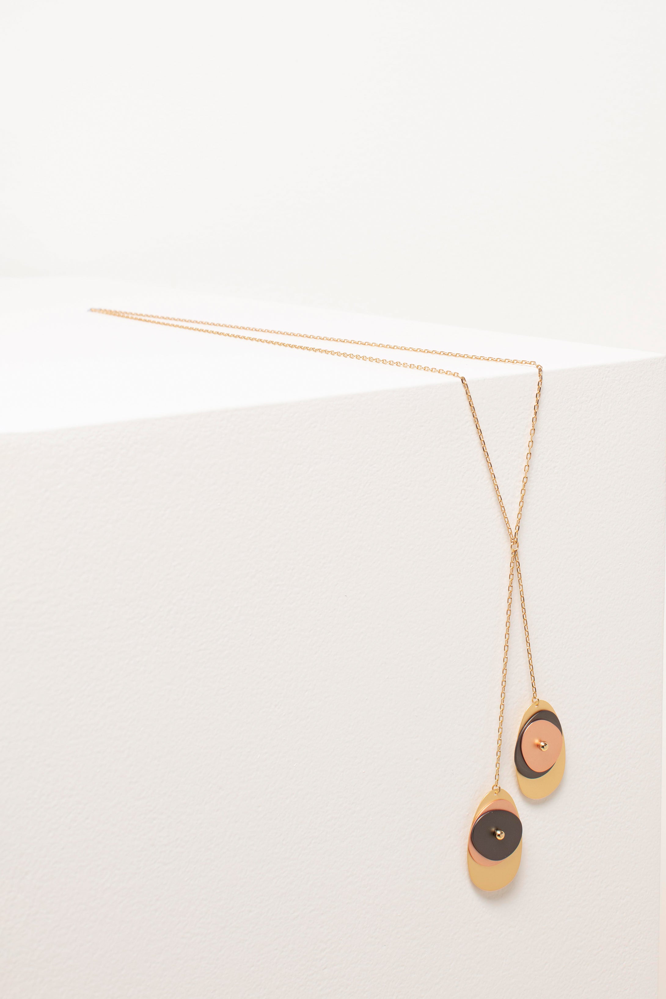 Orb Gold Chain Metal Discs Pendant Necklace | GOLD