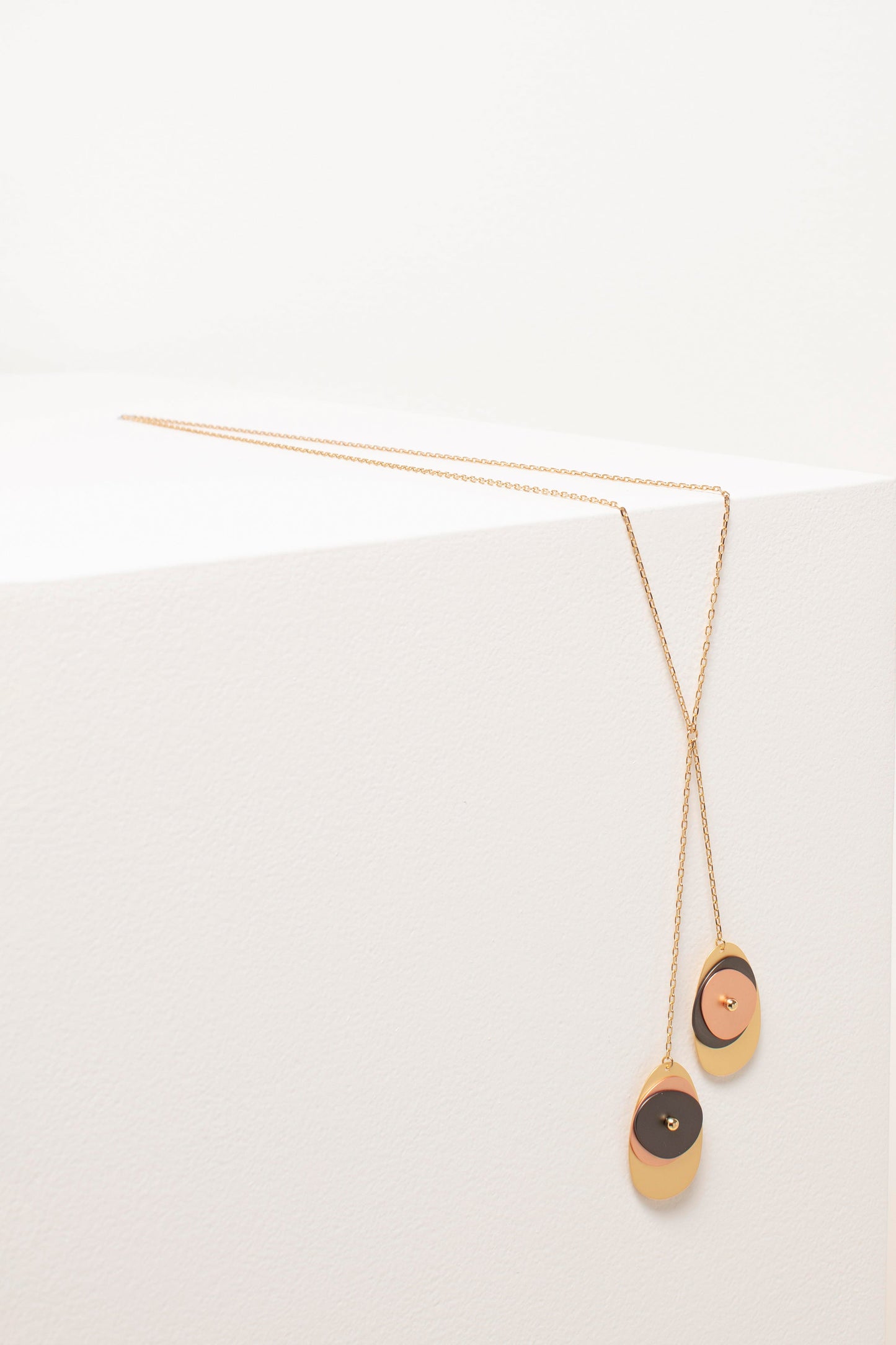 Orb Gold Chain Metal Discs Pendant Necklace | GOLD