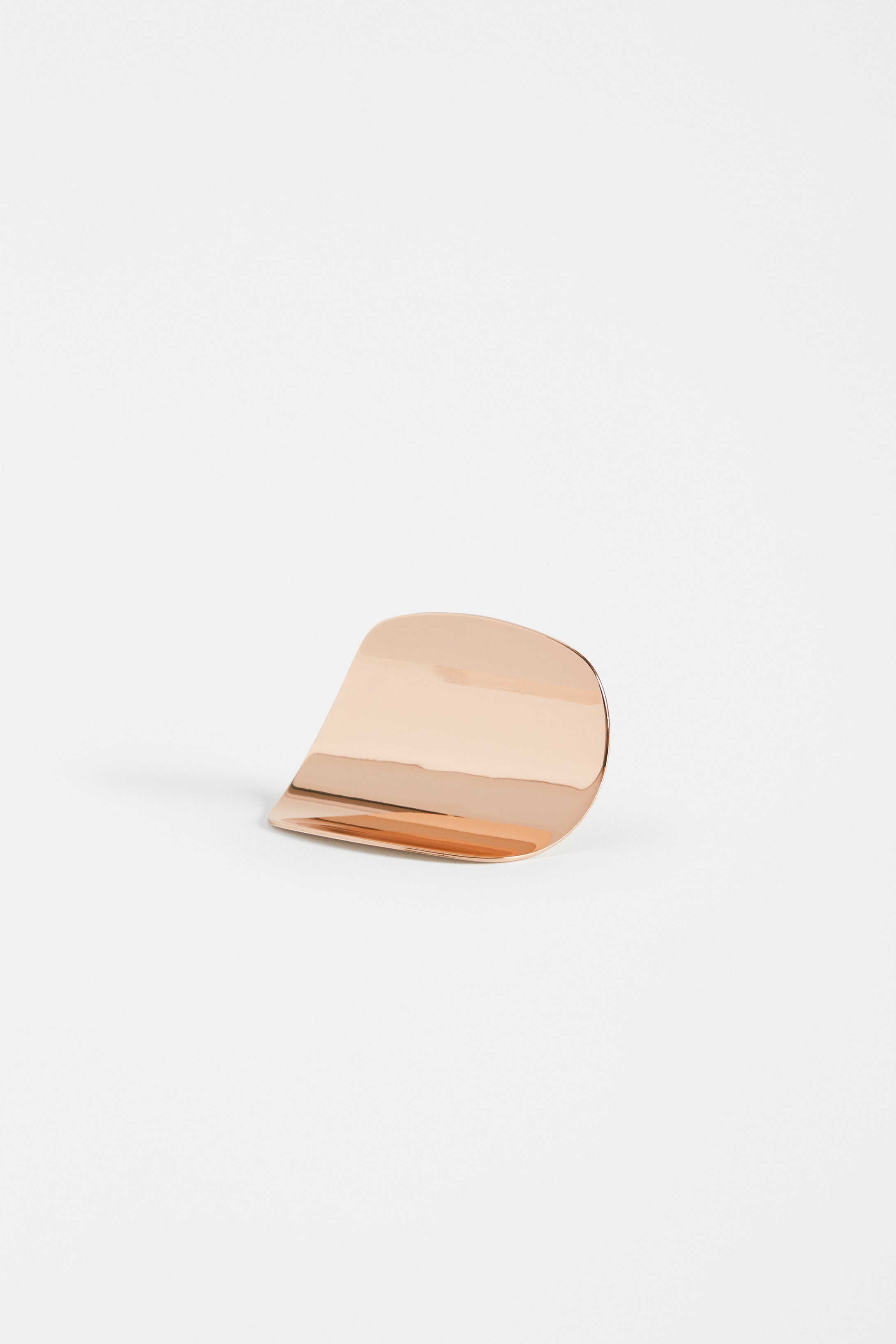 Kave Minimalistic Curve Disc Metallic Brooch | ROSE GOLD
