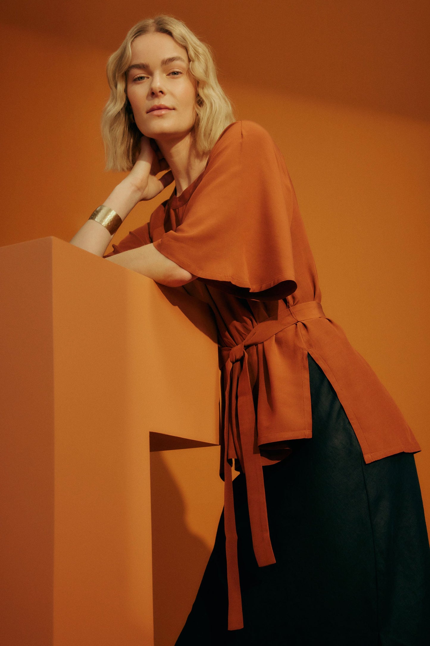 Myro A-line Flutter Sleeve Raglan Top Campaign Model | BRONZE