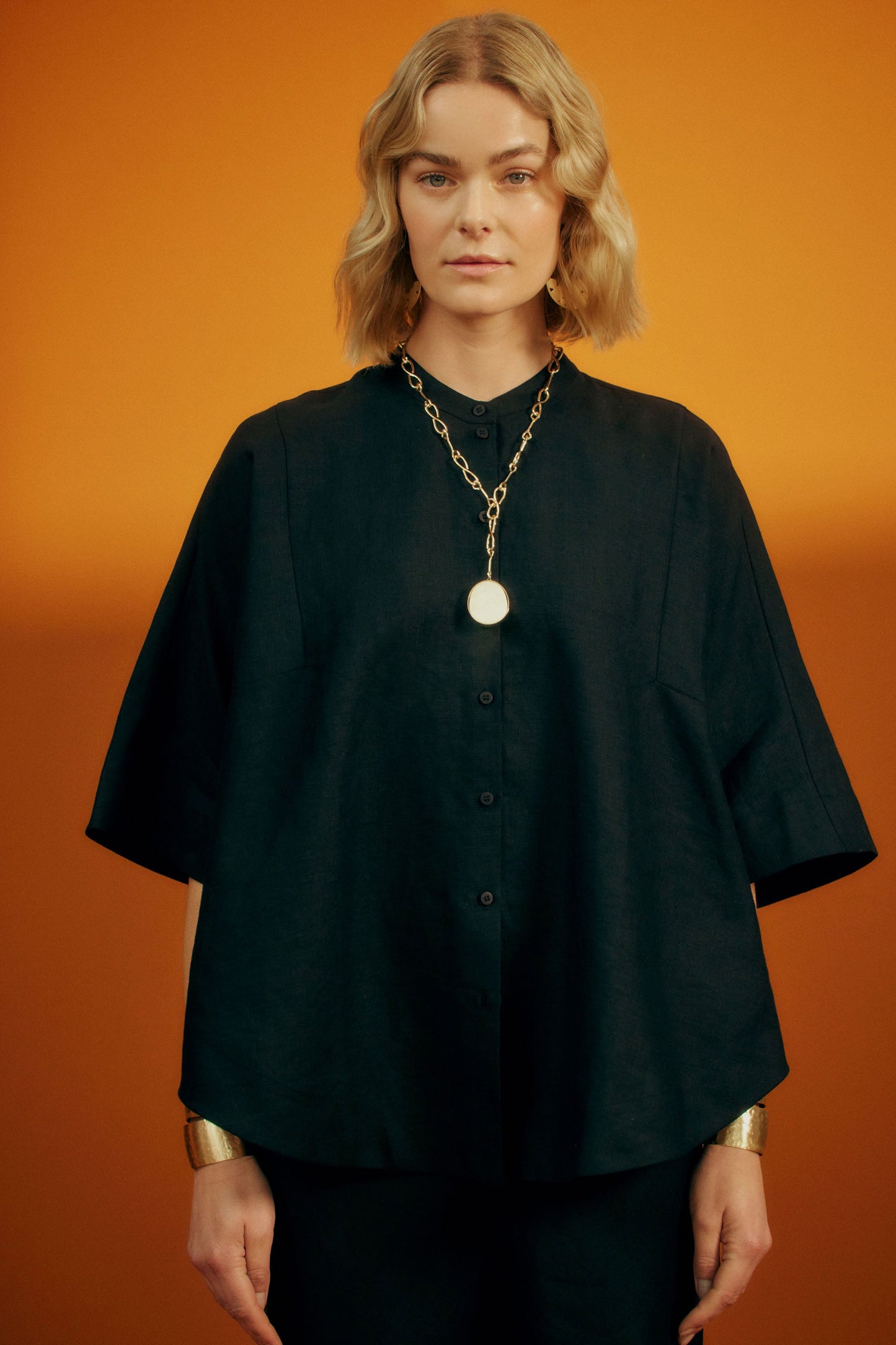 Elev Linen Cape-style Shirt Model Front campaign | BLACK